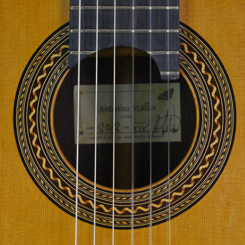 Rosette von Konzertgitarre, gebaut von Gitarrenbauer Antonius Müller