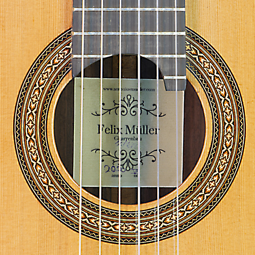 Rosette von Konzertgitarre, gebaut von Gitarrenbauer Felix Müller